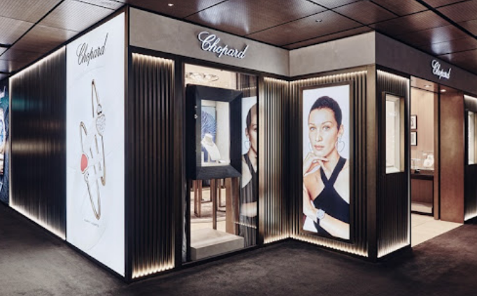 쇼파드 매장 사진