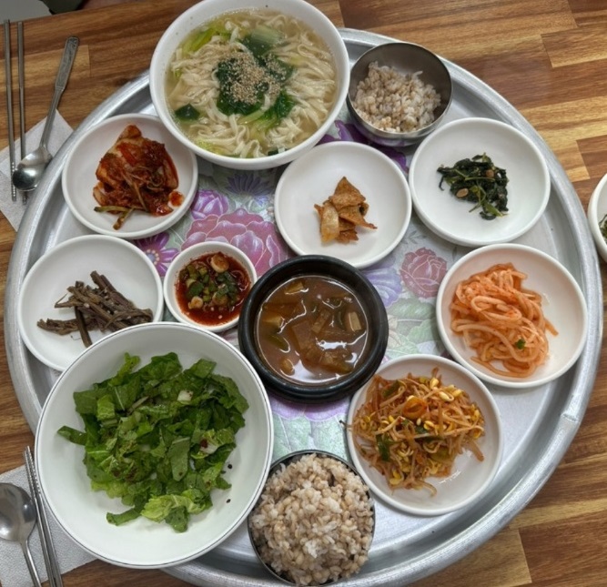 문경-보리밥-비빔밥-향춘손칼국수