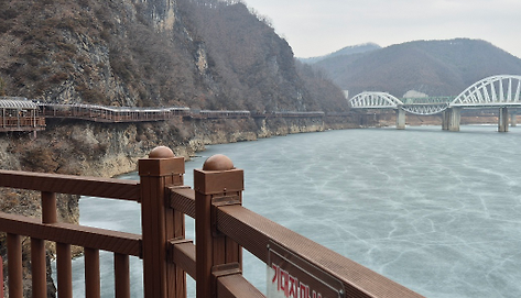 걷는 내내 다양한 풍경이 펼쳐지며