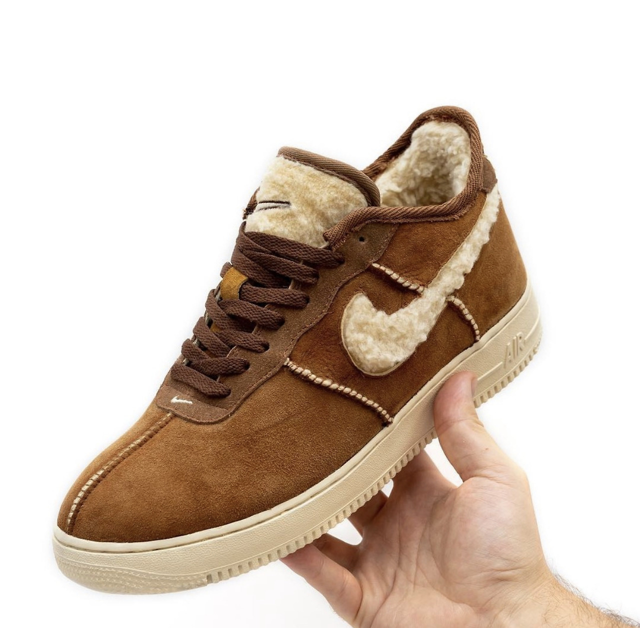 어그 x 나이키 콜라보