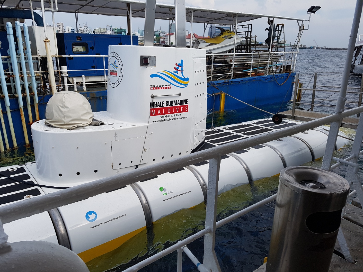 몰디브 액티비티 잠수함 모습