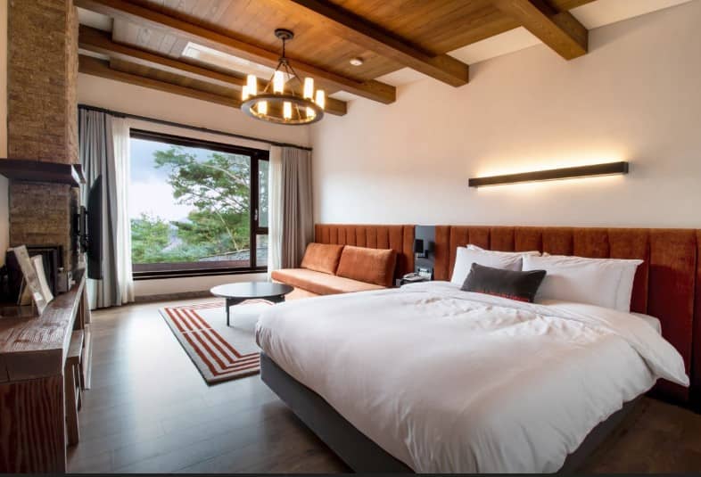 포레스트-리솜의-객실내부