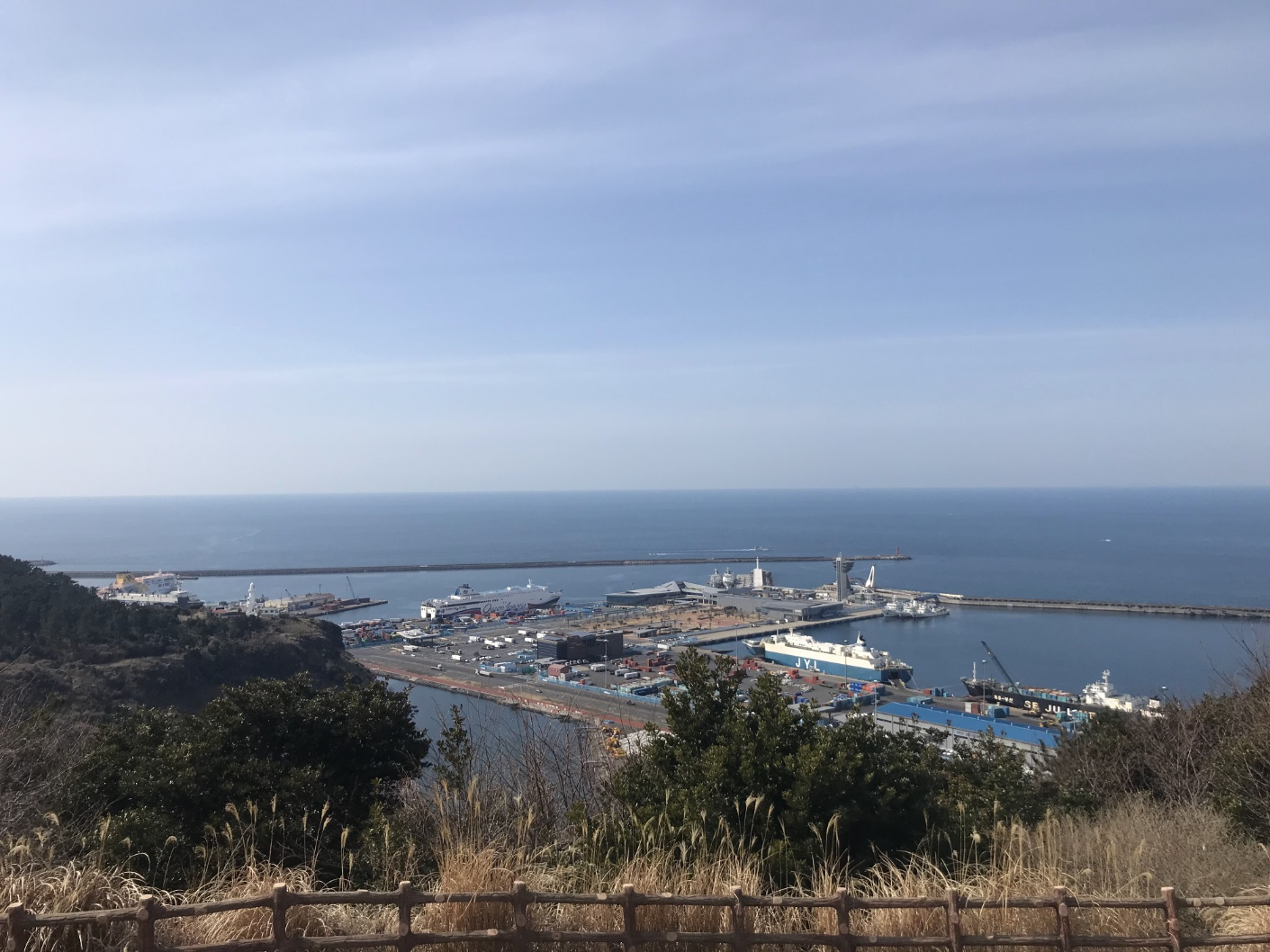 서우봉에서 바라본 바다_제주항 방면