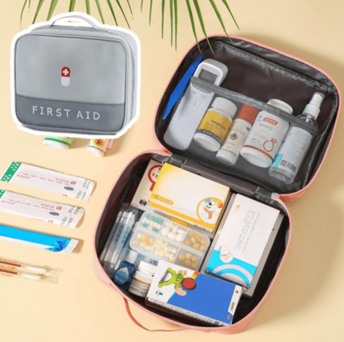 캠핑 준비물 은하생활 구급상자 사진 이미지입니다.