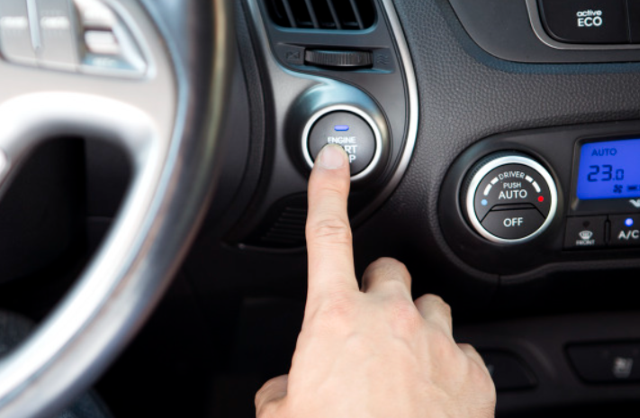 브레이크를 밟지 않고 기어 파킹 후 시동 버튼