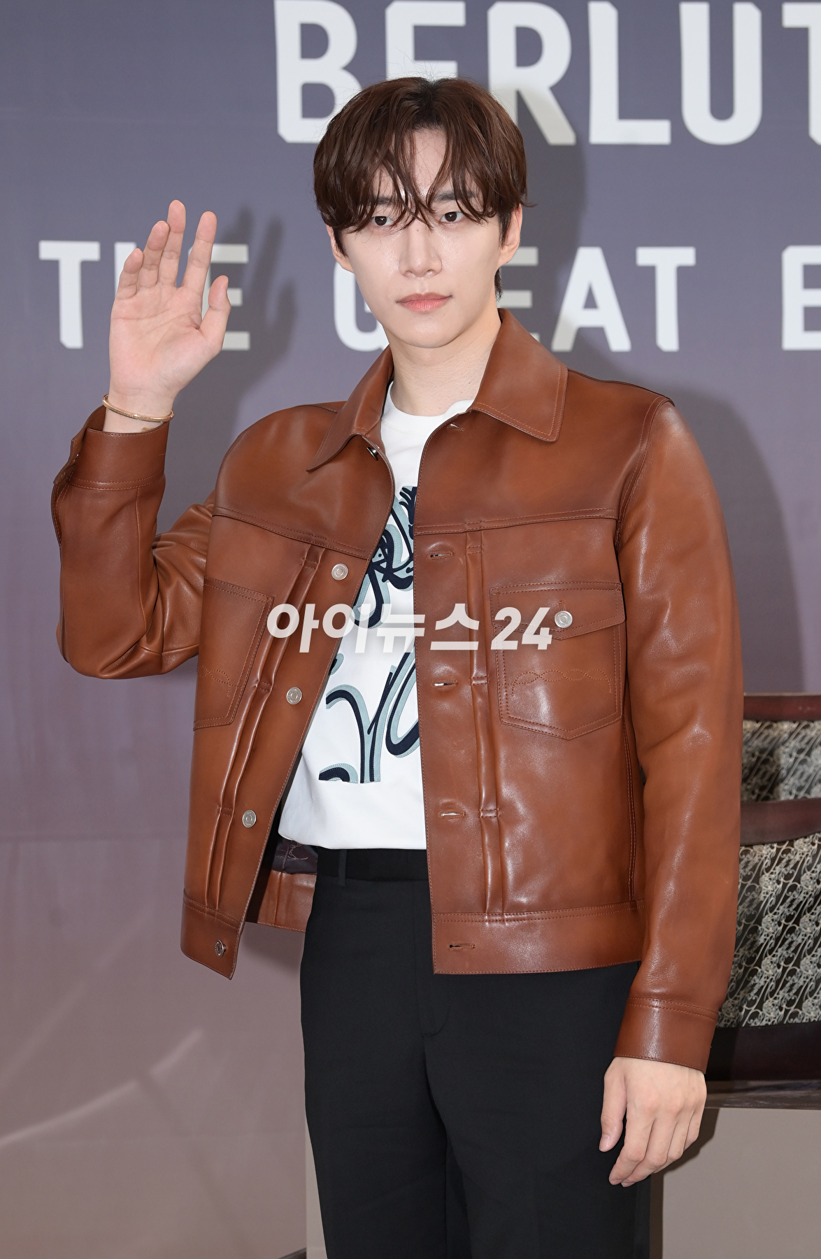 가수 겸 배우 이준호가 2일 오전 서울 성동구 성수동 비컨스튜디오에서 열린 벨루티(BERLUTI) FW23 프레스 프레젠테이션 포토콜 행사에 참석하고 있다. [사진=정소희 기자]