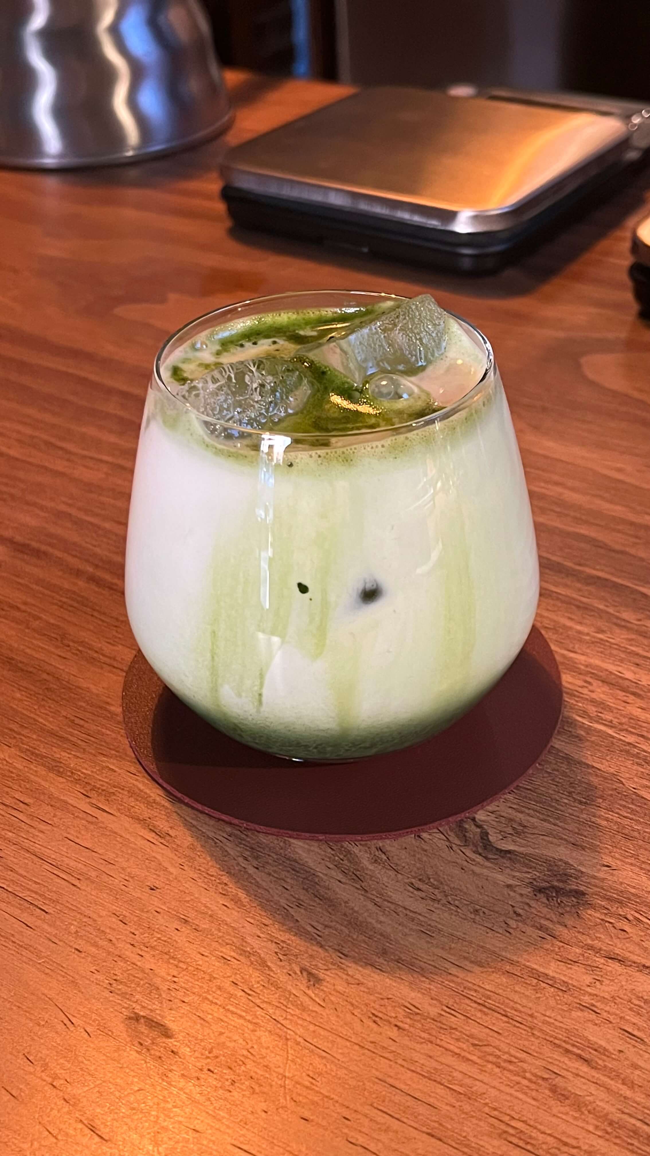 대구 안지랑 카페 - 카페 책상 - 드립커피 맛집 - 대구 안지랑 데이트 코스 - 음료 001