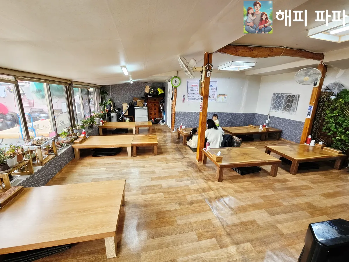 청도-보리밥-한상차림-식당-내부