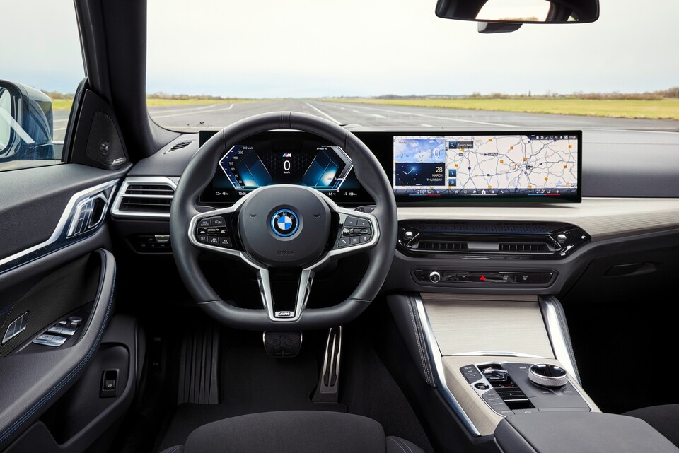 BMW-뉴i4-eDrive40-내부