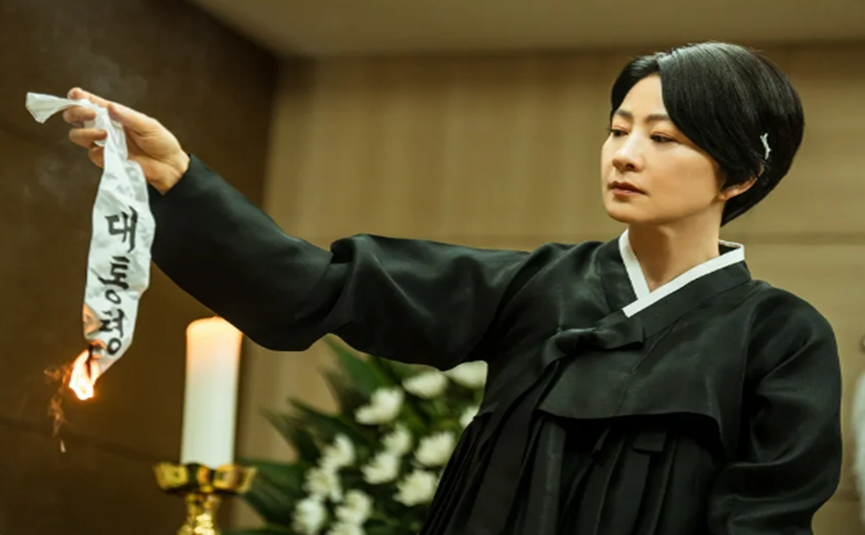 넷플릭스 돌풍 출연진 다시보기 김희애