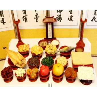 간소하게-곡-필요한-음식만-차려진-제사상