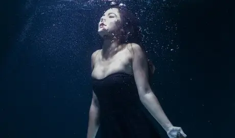 물에 빠지는 꿈해몽