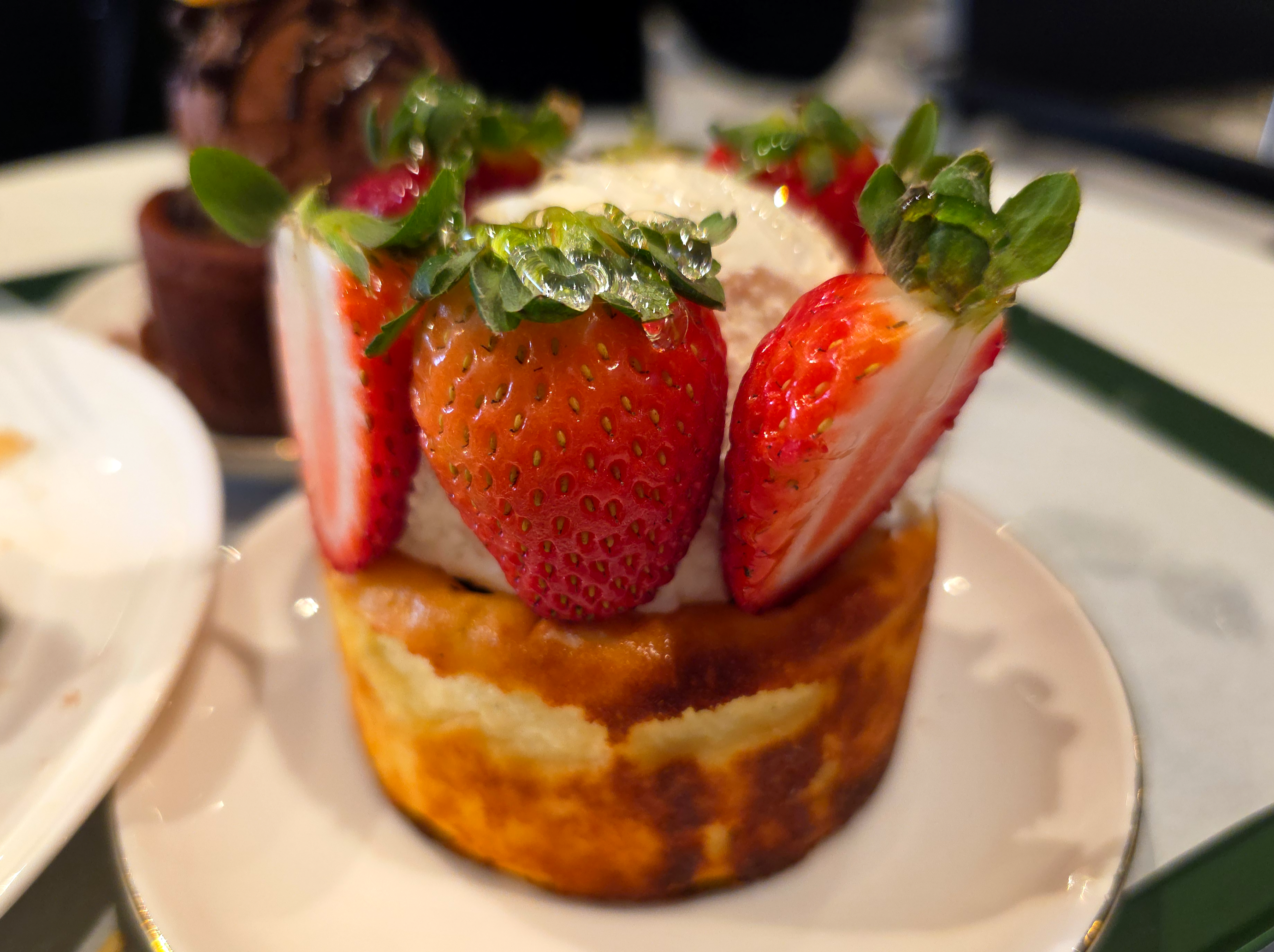 강남역퍼스트커피랩딸기바닐라빈바스크