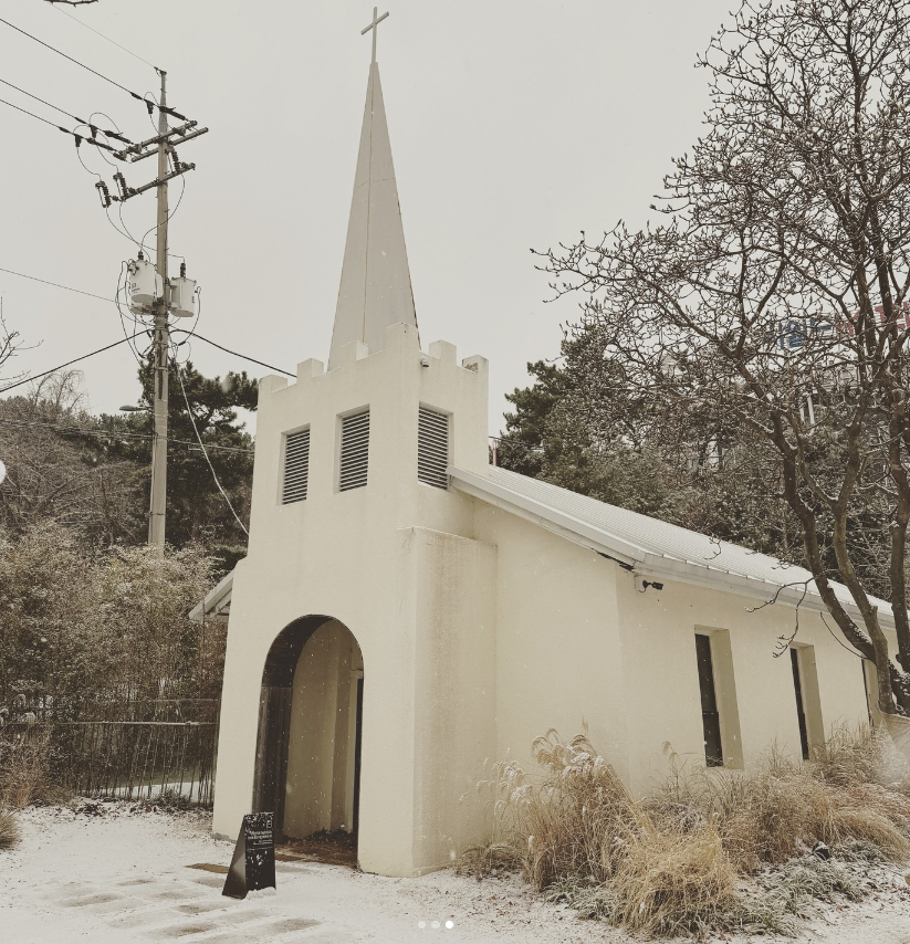 인천 핫플 영종도 을왕리 메이드림 카페: 전시&amp;#44; 공연&amp;#44; 다이닝&amp;#44; 베이커리로 즐기는 유니크한 매력