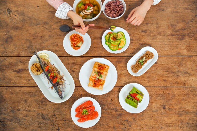 뇌건강을-지키는-습관-균형잡힌-식습관