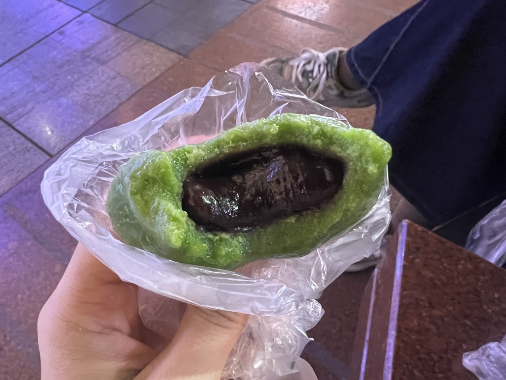 난징동루 거리 상하이 간식 추천 쉔다청 팥앙금 떡&amp;#44; 코코넛 흑임자 떡