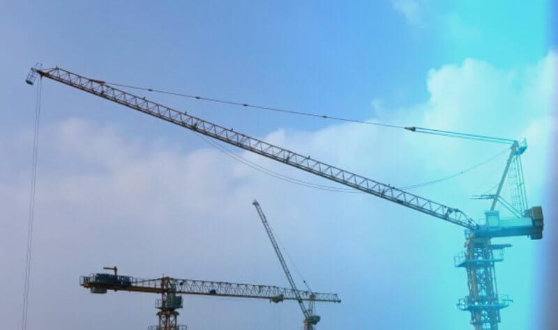 건설현장에서-운행중인-타워크레인