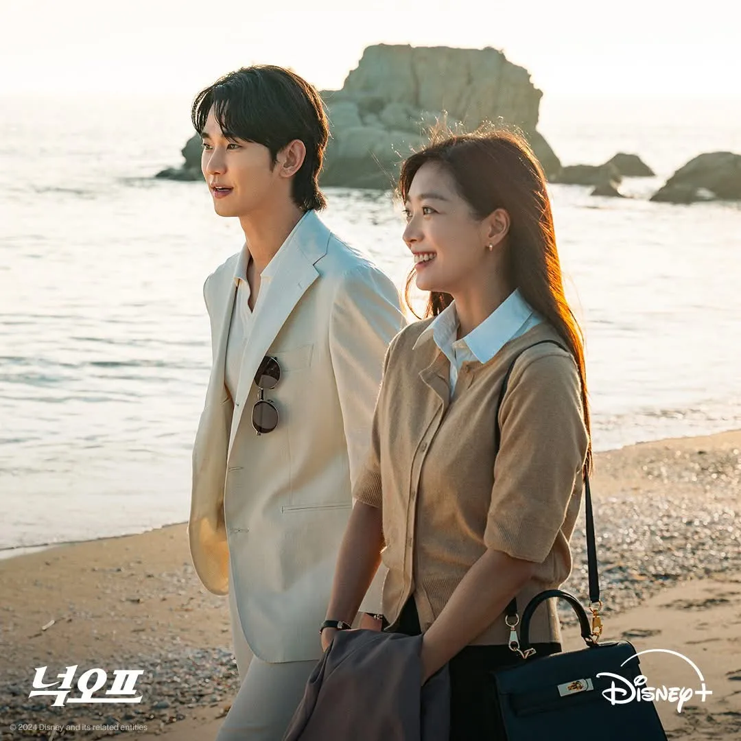 김수현 넉오프 디즈니 드라마 출연진 뜻 촬영 몇부작 공개일 줄거리 관람포인트 예고편 관련 포스터 이미지