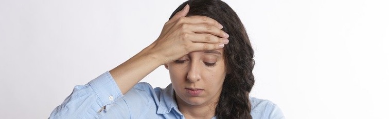 머리가-깨질-듯-아파요