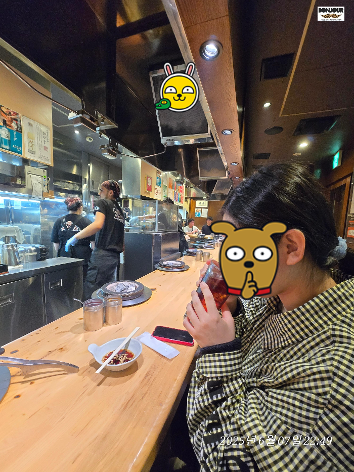 징기스칸 삿포로 다루마에서 우롱차와 함께 양고기를 즐기는 4개월 임산부