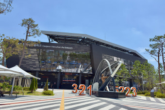 한화생명볼파크 낙하 사고,한화생명볼파크, 간판낙하사고, 계룡건설, 야구장안전사고, NC파크사고, 한화이글스, 볼트탈락, 부실시공, 인피니티풀, 야구장안전관리, 관중안전, 구조물점검, 안전시스템, 야구장건설, 프로야구안전