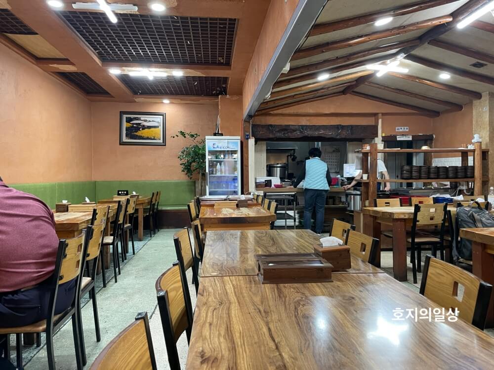 제주 백반 맛집 안거리밖거리 - 매장 내부 모습