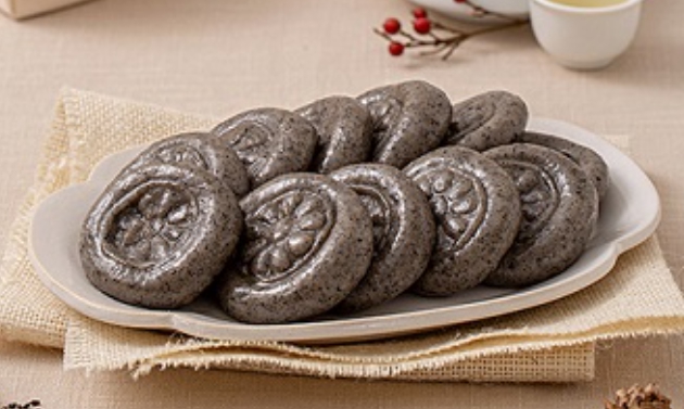 한국의 떡 종류 절편-흑임자절편