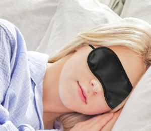 해외여행 필수 준비물 전자 기기 위생 용품 의약품