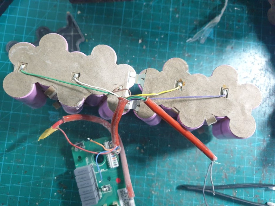 보쉬 36v 배터리 각 셀 전압 측정