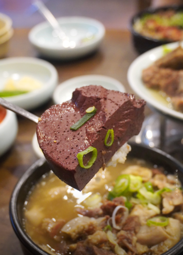 선지해장국 선지한입