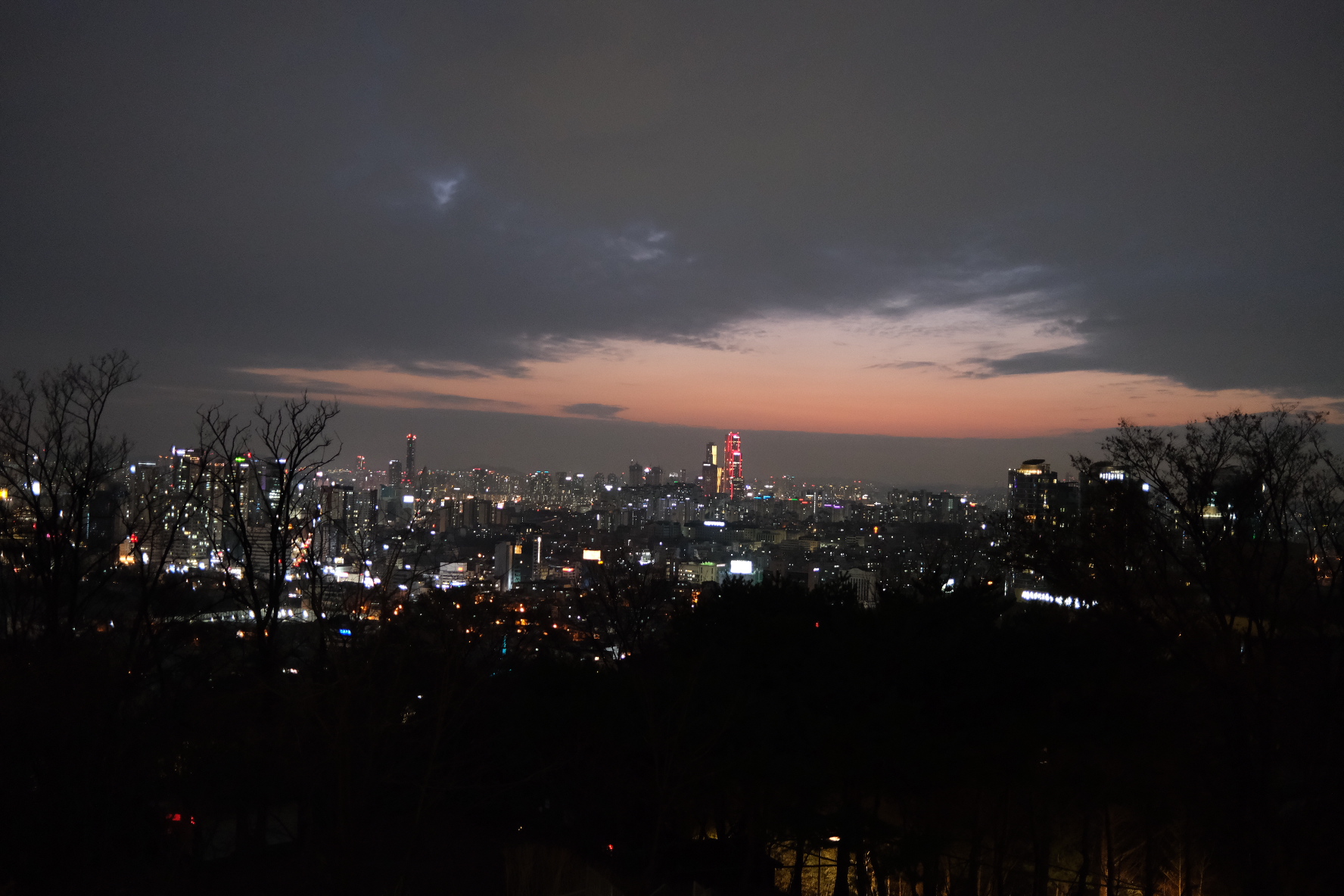 남산서울타워 걸어올라가는 길 서울 야경