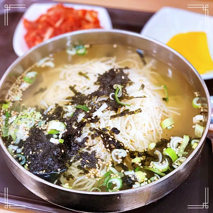 진심 가득 건강 담은 맛 망원시장 망원 맛집 추천 생방송투데이 멸치국수 잔치국수 비빔국수 오늘방송 인생분식 맛집