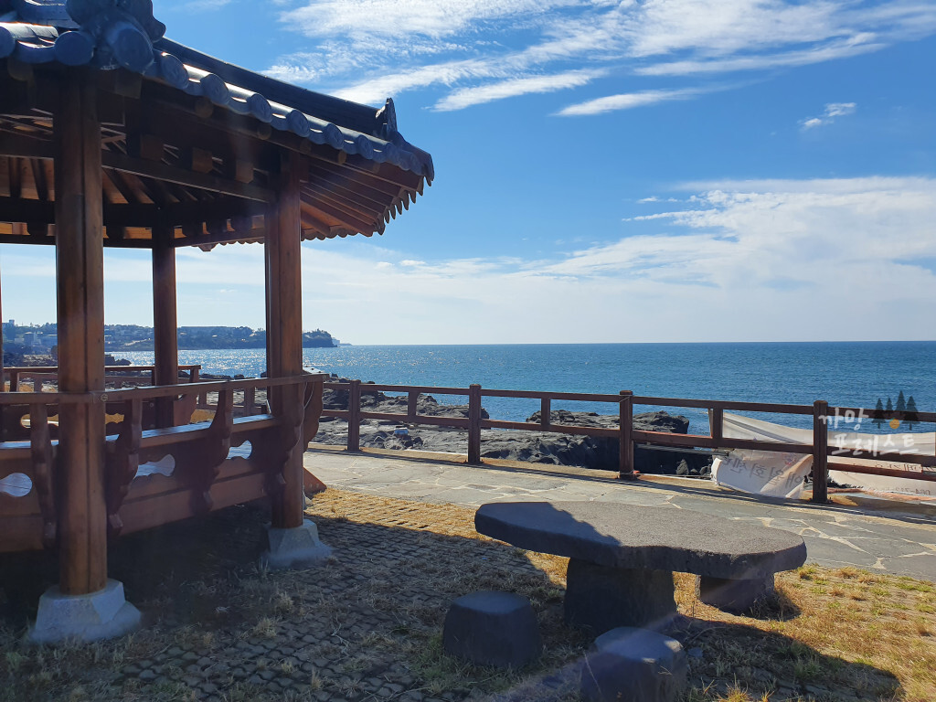 제주 구엄리 돌염전 정자