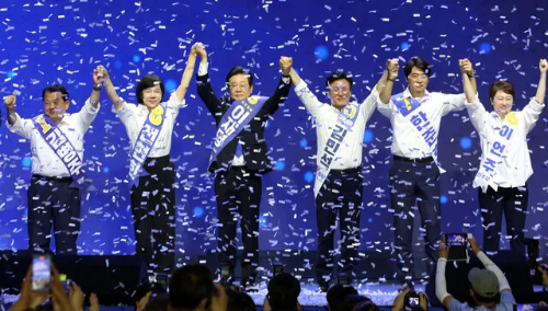 더불어민주당 최고위원 - 김민석, 전현희, 한준호, 김병주, 이언주 - 당선 후 기념사진