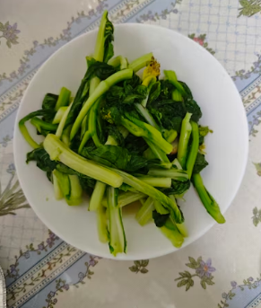 식어도 맛있는 피크닉 도시락 메뉴, 두릅 베이컨 말이와 특제 소스