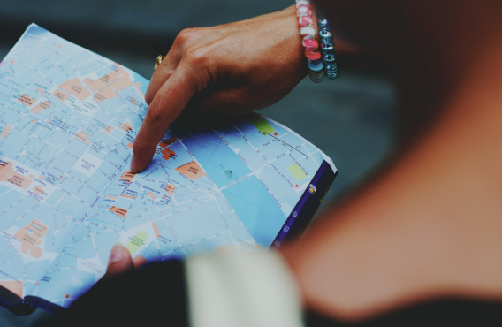 길 위에서 만난 작은 세계들