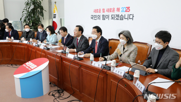  노동계&middot;정치권 입장 차이