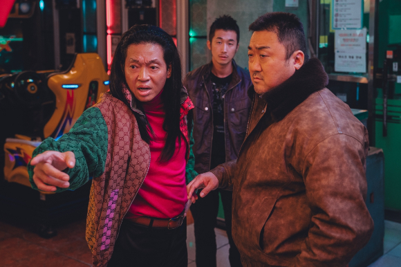 배우 박지환과 마동석이 영화 '범죄도시4'에서 호흡을 맞추고 있다. [사진=에이비오엔터테인먼트, 플러스엠 엔터테인먼트]