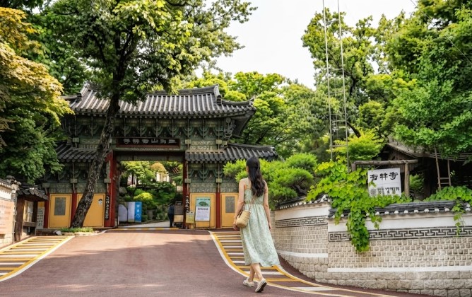 성북구 길상사를 찾은 사람