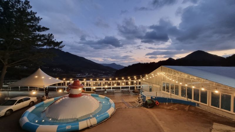 마이웨이리조트_수영장_야경