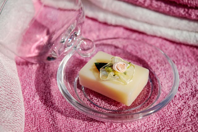 비누 꿈 해몽, 비누로 손 씻는 꿈,비누를 고르는 꿈,비누를 나눠주는 꿈