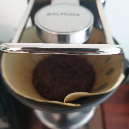 발뮤다 더 브루 _ 추출 후 모습