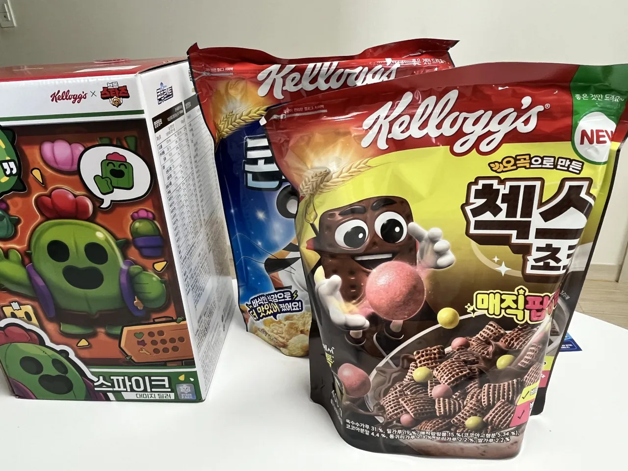 브롤스타즈-씨리얼-상자-옆에-첵스-초코와-콘푸라이트