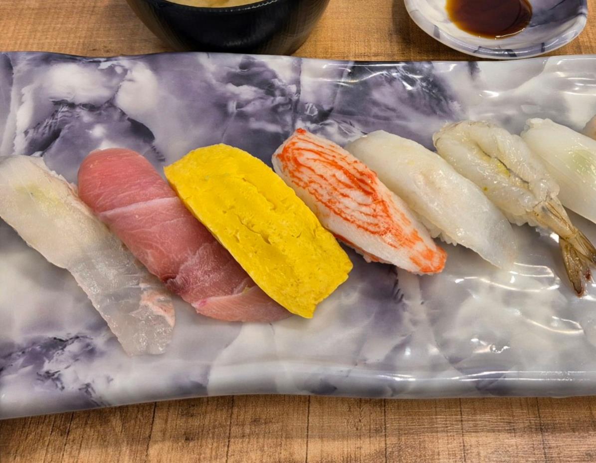 생생정보 10가지 모듬초밥 6800원