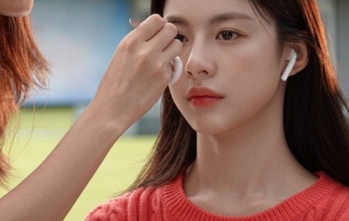 고윤정 이어폰