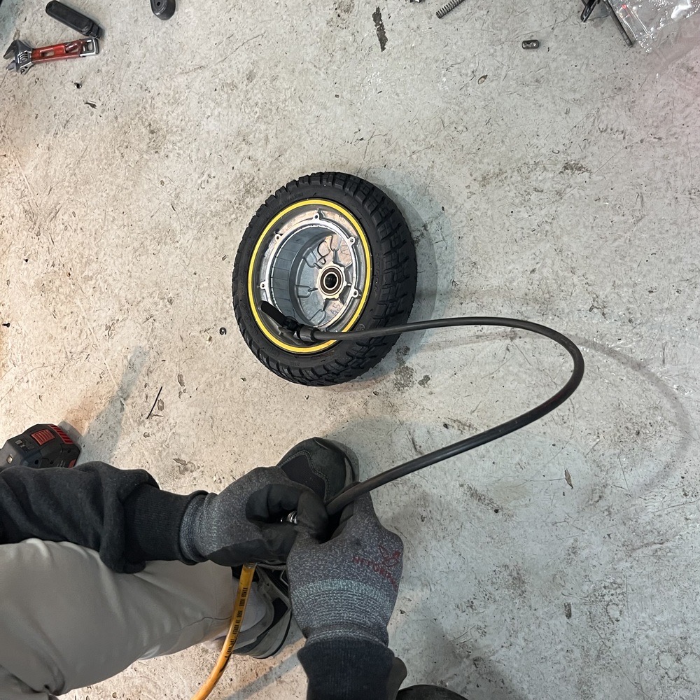 수원 전동킥보드 수리 - 나인봇 맥스 G30 타이어 교체
