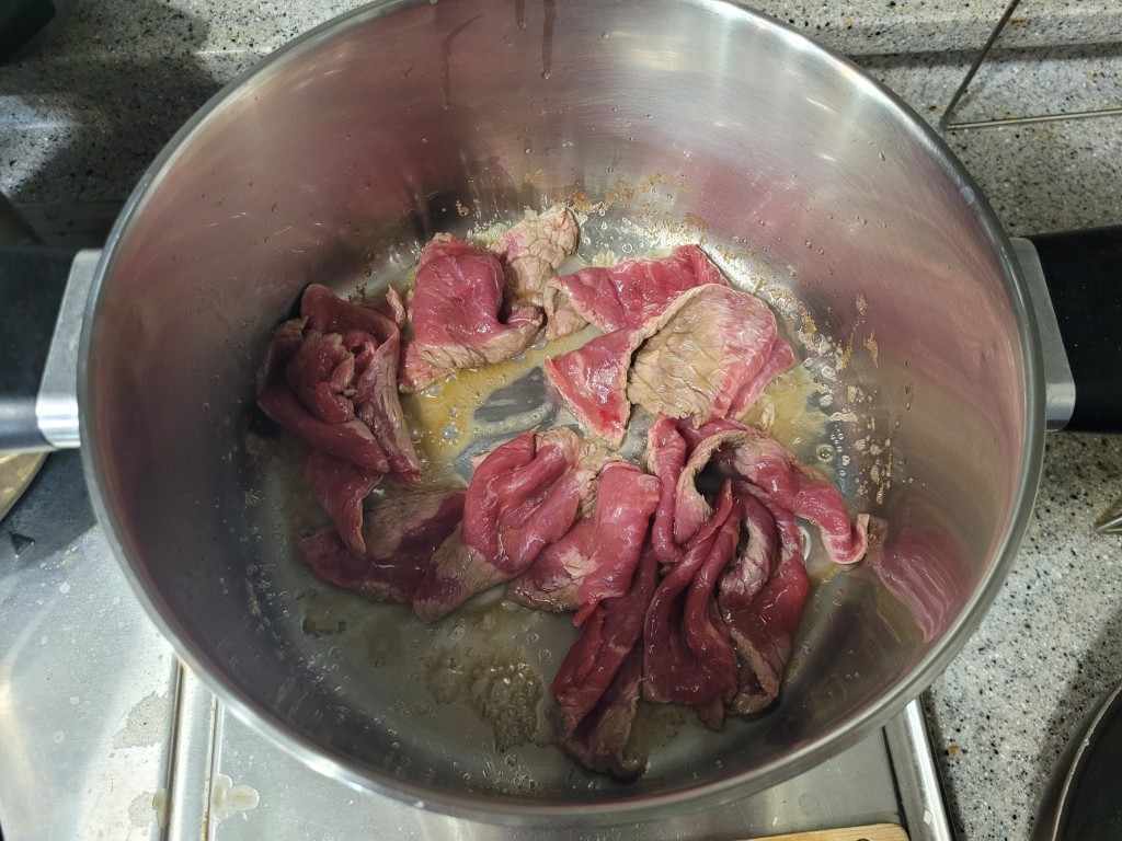 우둔살 참기름에 볶기