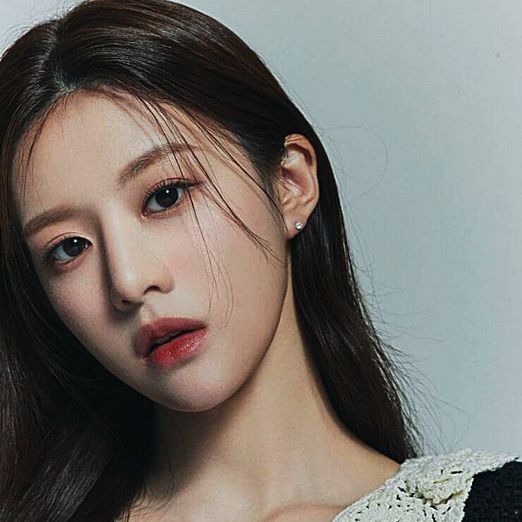 고윤정 데뷔