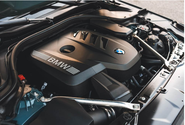 2025 BMW 5시리즈: 풀체인지 모델 정보, 가격, 연비, 그리고 경쟁 차종 비교분석