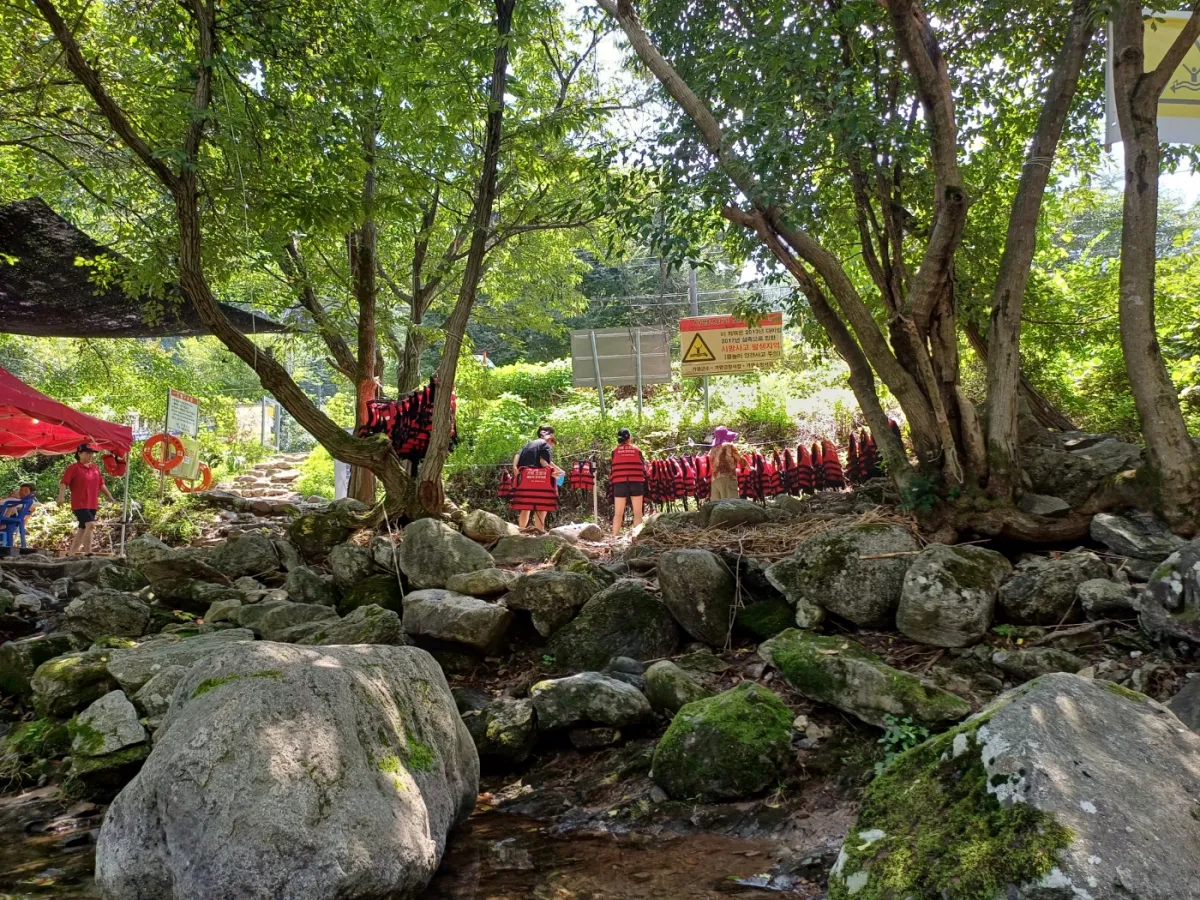 구명조끼를-대여-해주는-곳